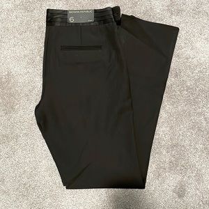 NWT Banana Republic RYAN Size 6 BLACK